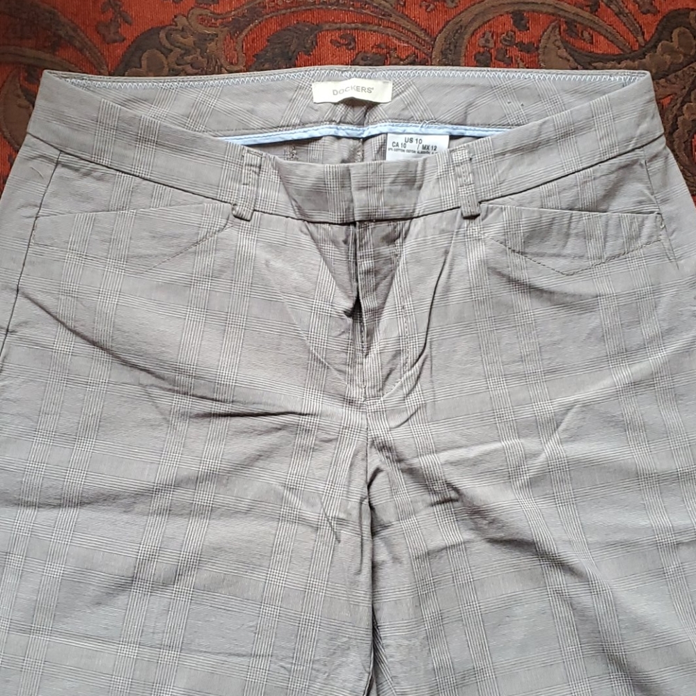 Dockers Capris - Picture 2 of 4